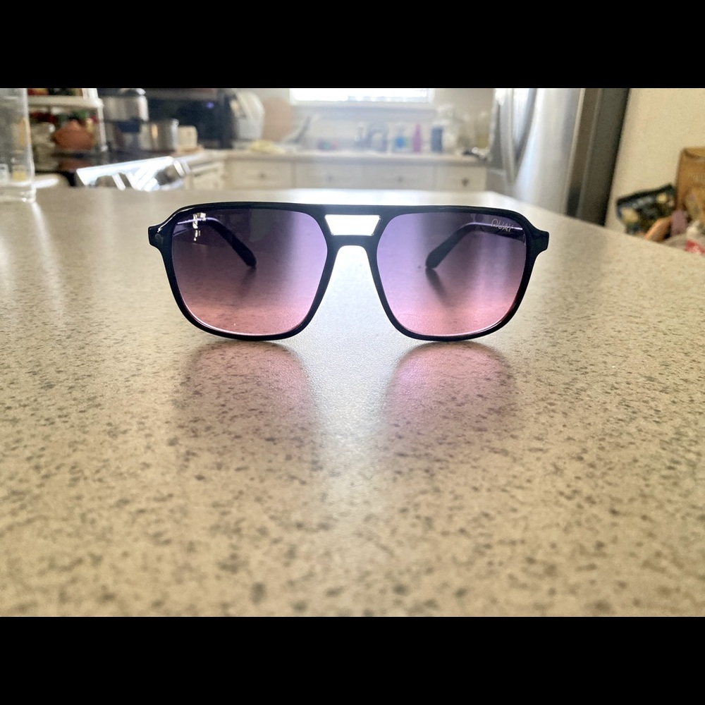 Quay Australia “On The Fly” Black/Black Pink Fade! Brand New!